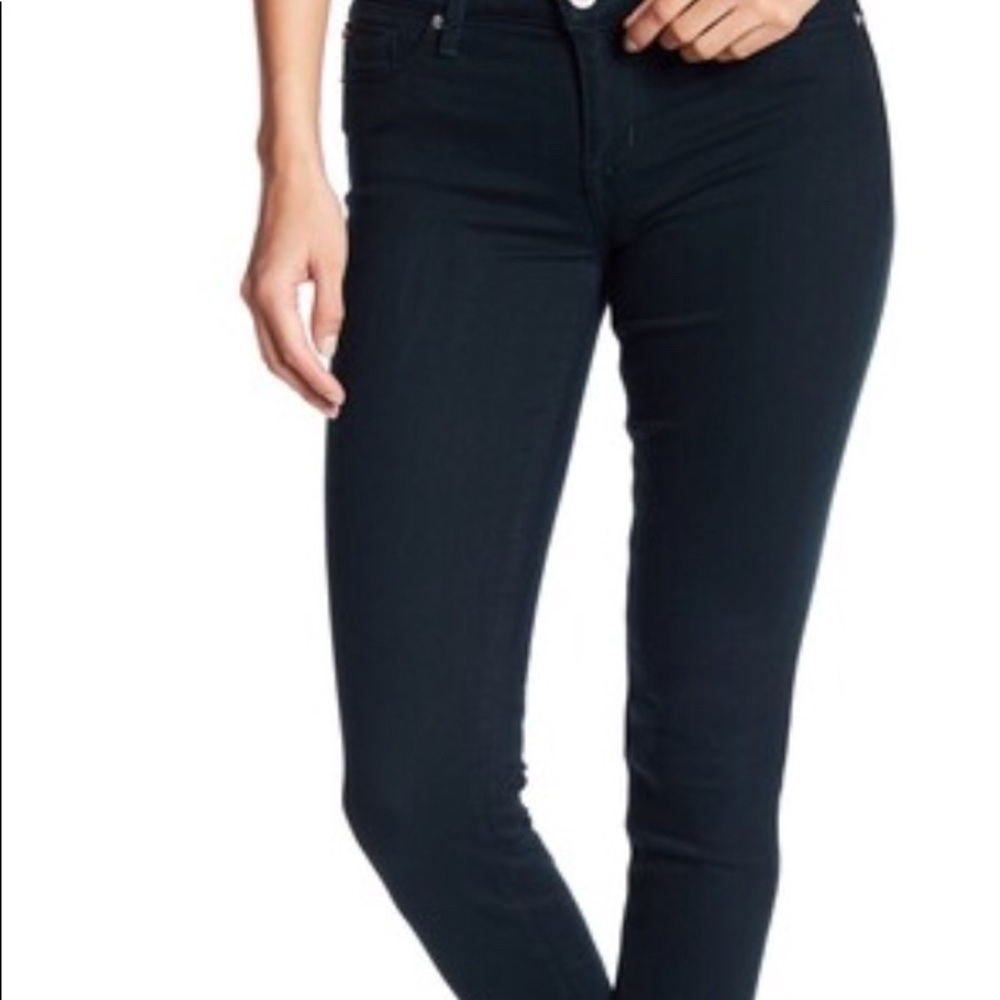 Size 28 Krista Super Skinny in Black.